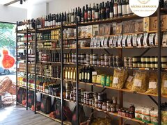 Lucrator comercial magazin produse traditionale Mihai Bravu,Vatra Luminoasa